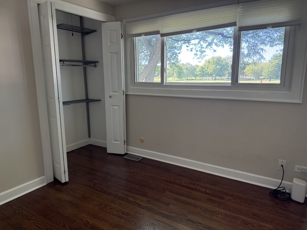 920 Royal Court - Photo 9