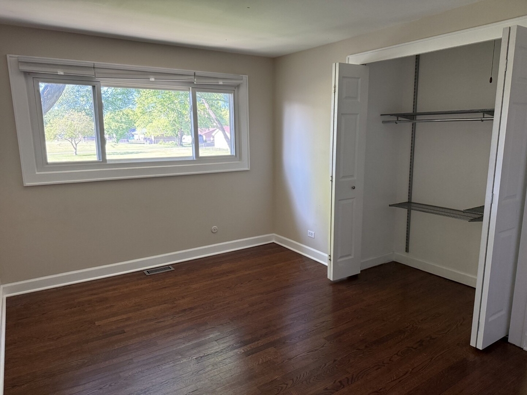 920 Royal Court - Photo 8