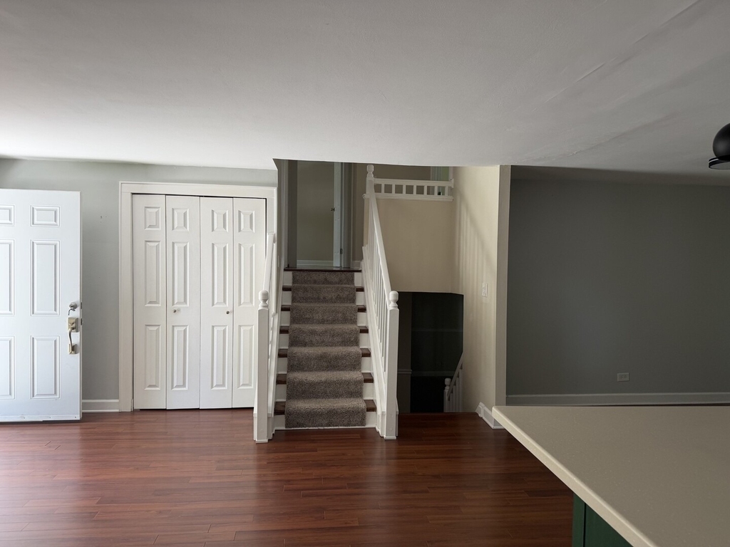 920 Royal Court - Photo 5