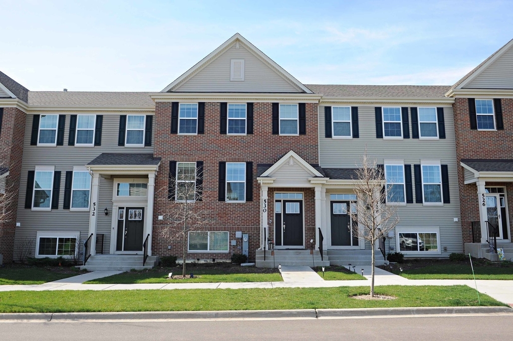 530 Cimmaron Circle - Photo 0