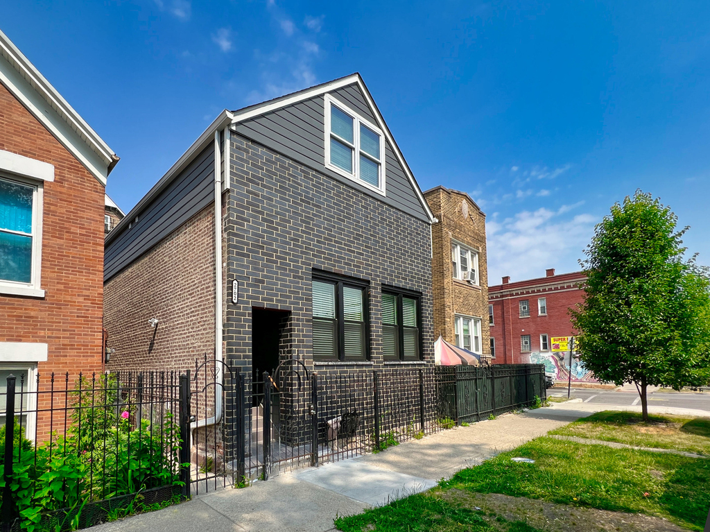 2702 S Homan Avenue - Photo 0