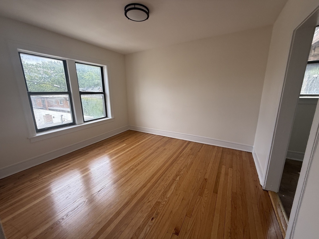 7351 N Damen Avenue - Photo 12