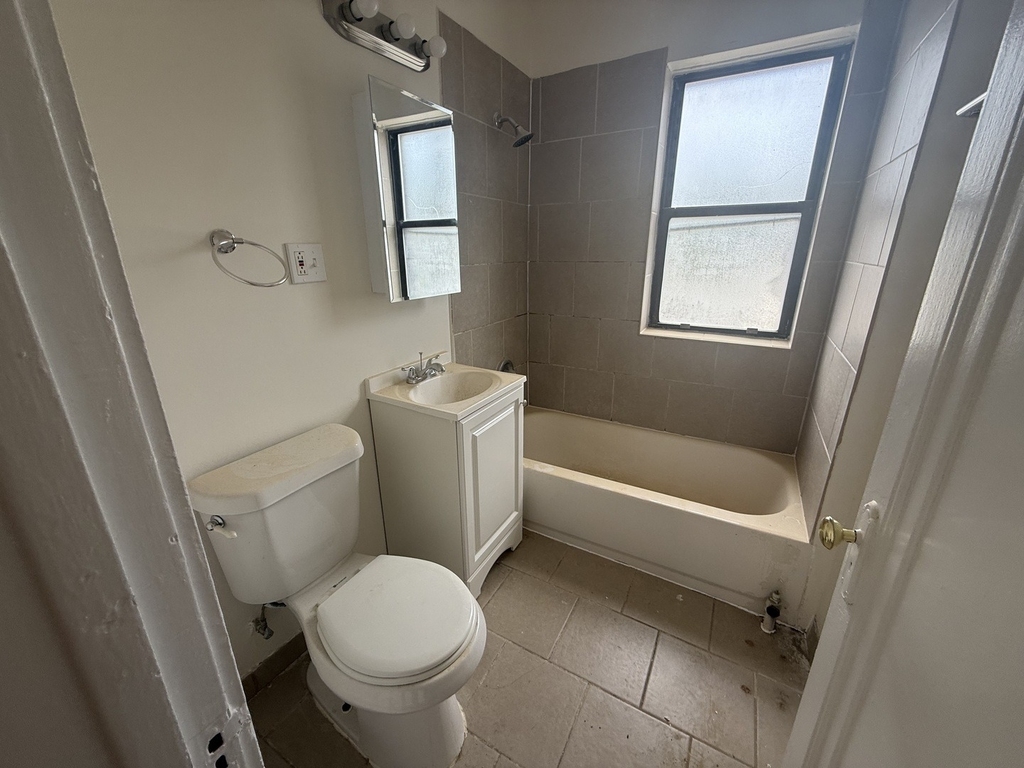 7351 N Damen Avenue - Photo 17