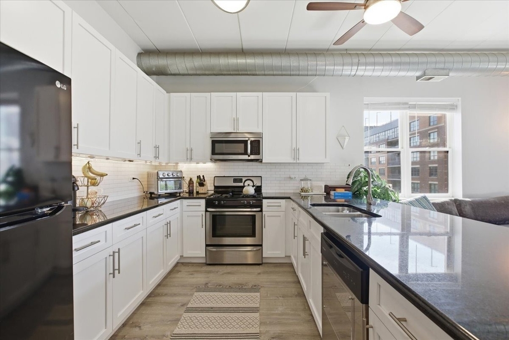 1155 W Madison Street - Photo 2