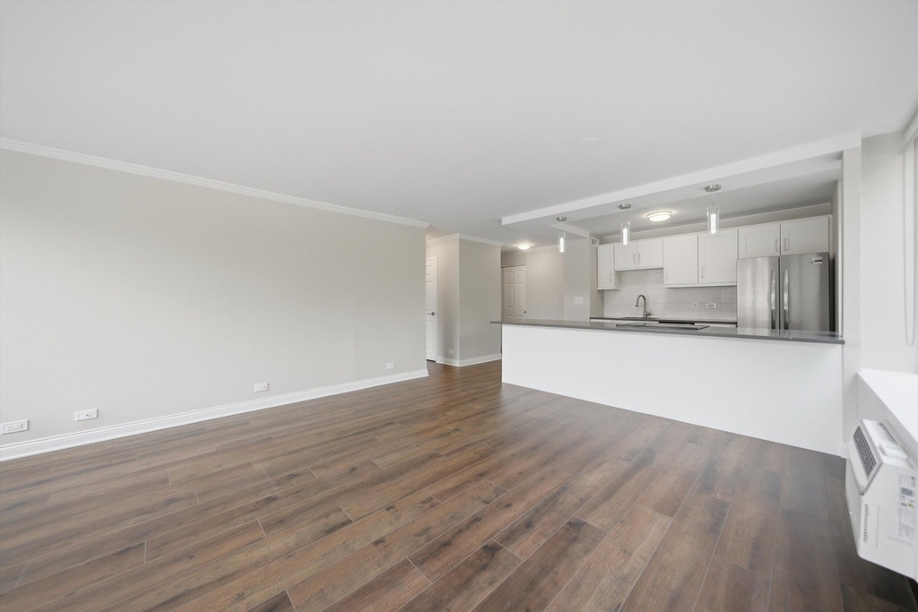 70 W Burton Place - Photo 4