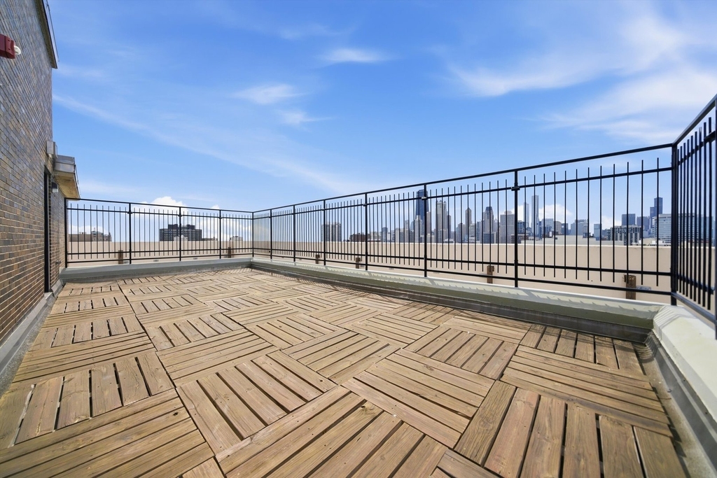 70 W Burton Place - Photo 18