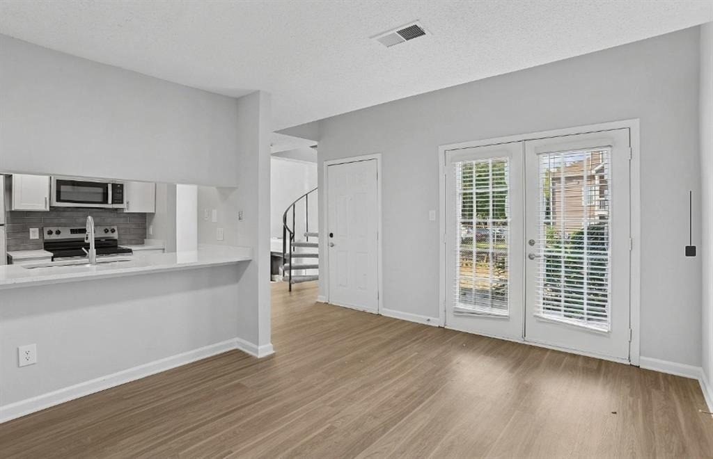 1113 Powers Ferry Place - Photo 3