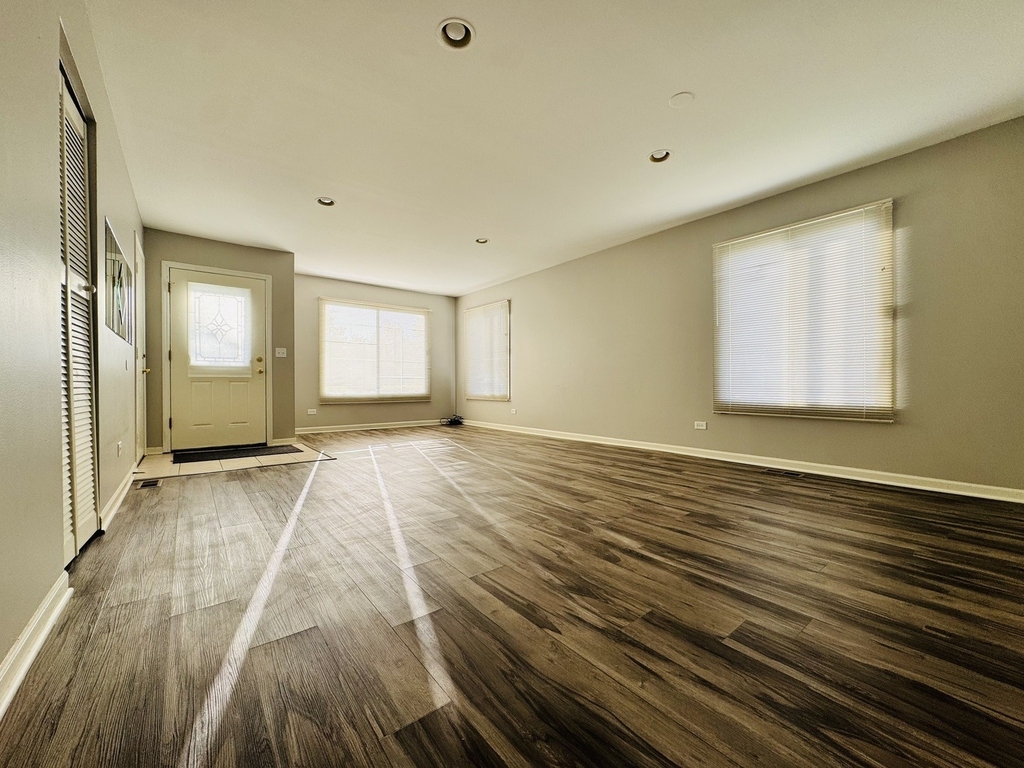 7037 Yorkshire Drive - Photo 2