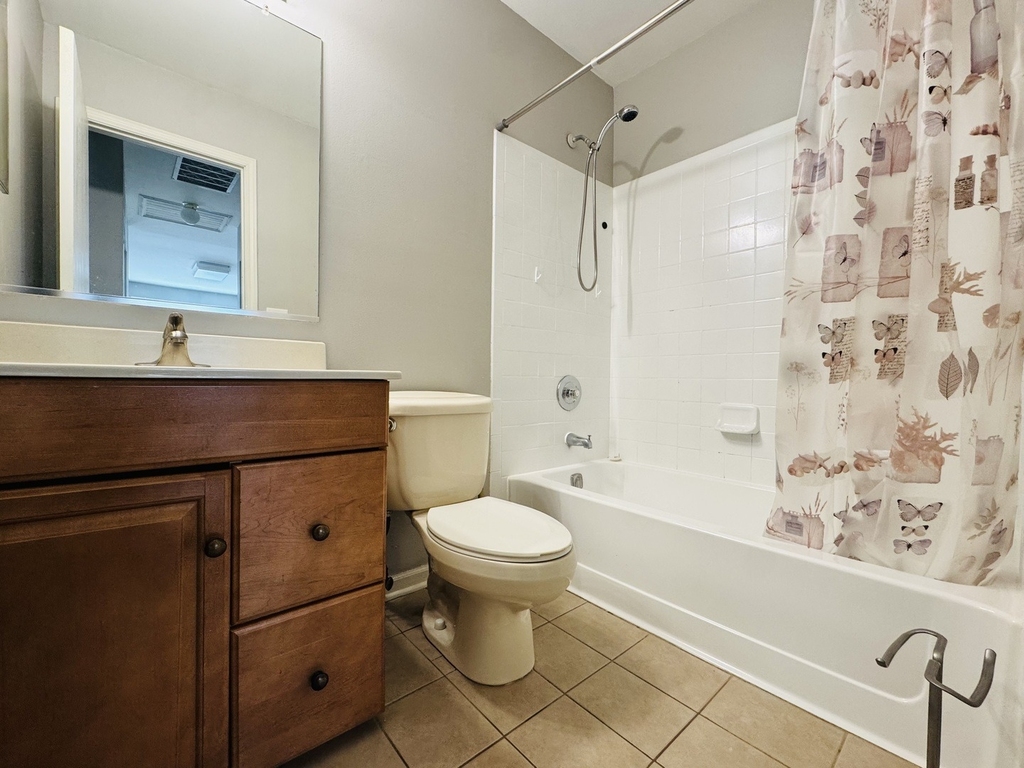 7037 Yorkshire Drive - Photo 10