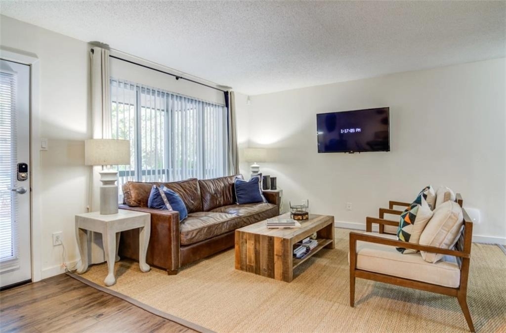 8 Cumberland Way - Photo 3