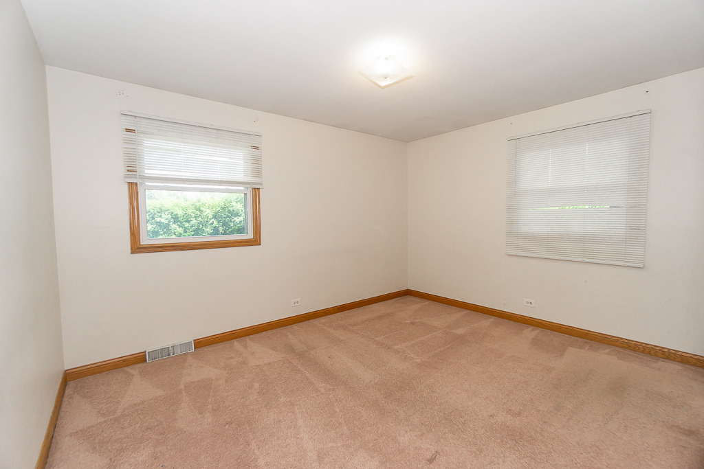 649 S Wisconsin Avenue - Photo 8