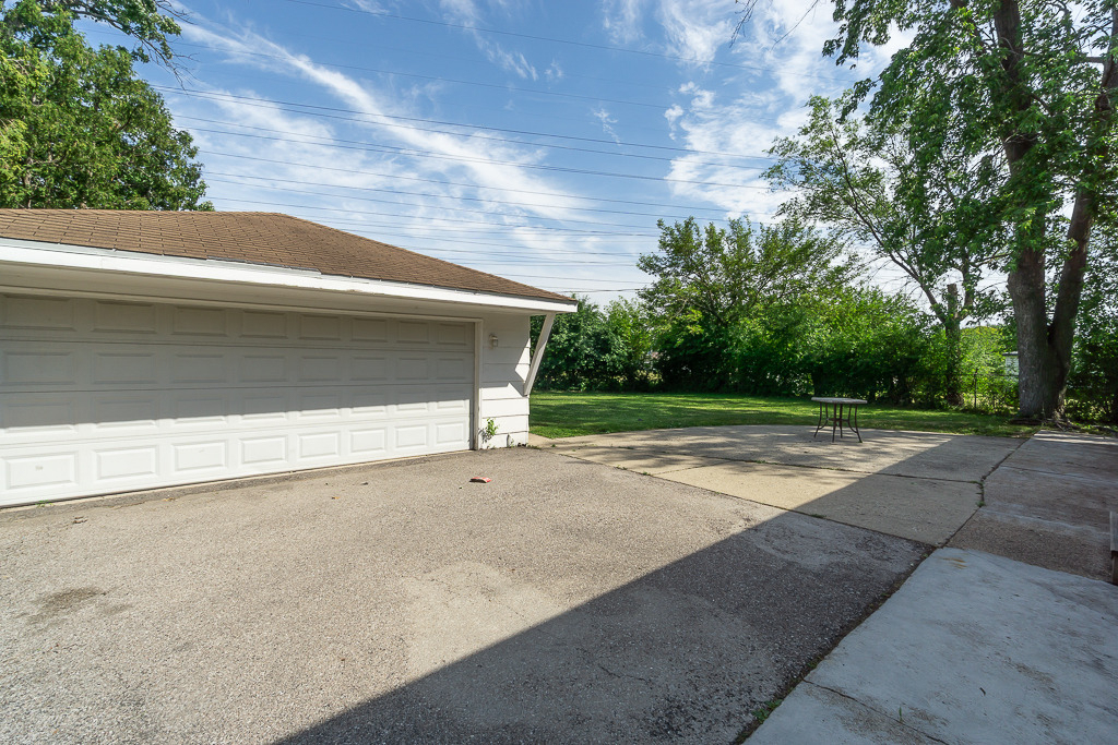 649 S Wisconsin Avenue - Photo 18