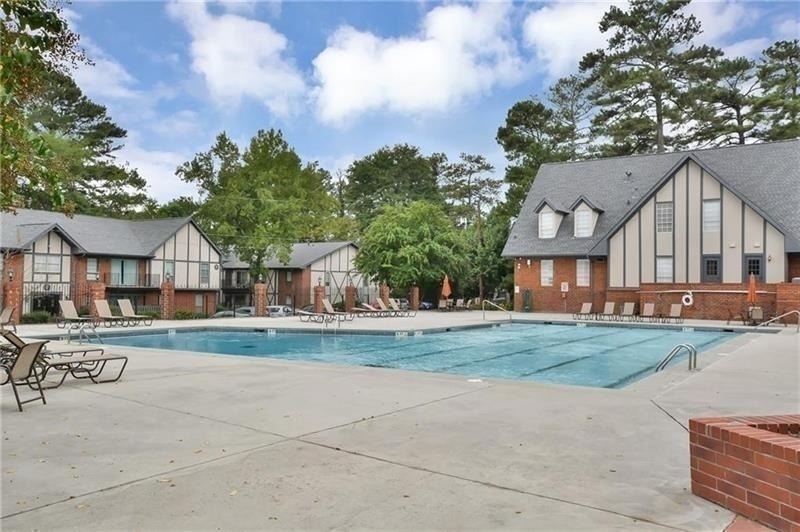 6851 Roswell Road - Photo 7