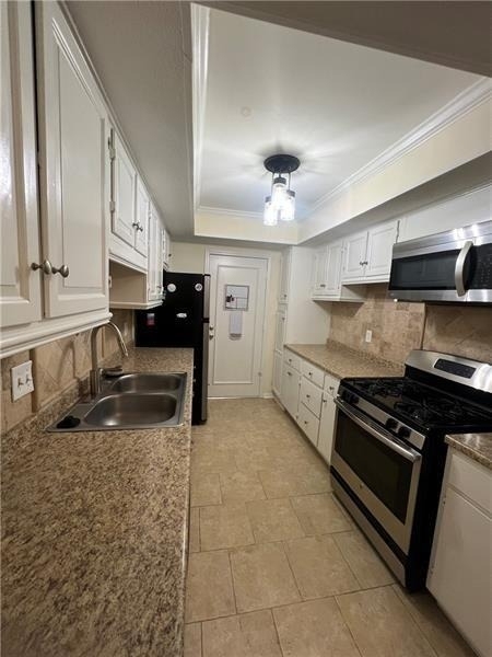 6851 Roswell Road - Photo 10