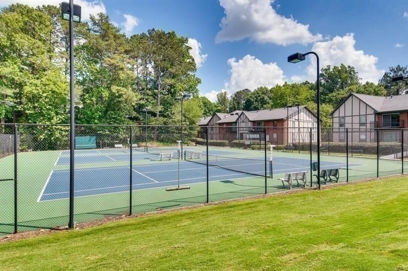 6851 Roswell Road - Photo 6