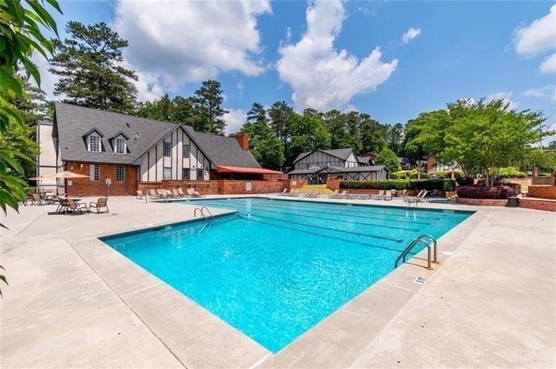 6851 Roswell Road - Photo 8