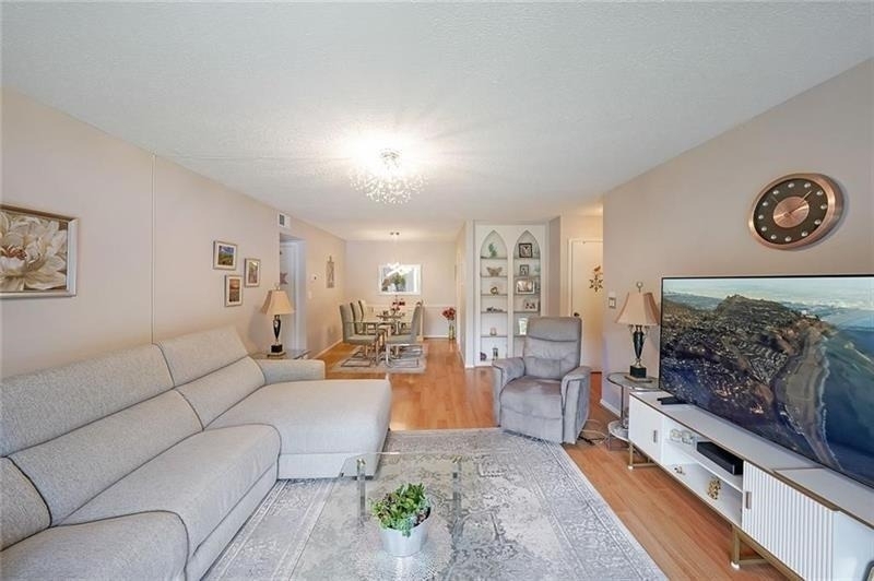 6851 Roswell Road - Photo 12