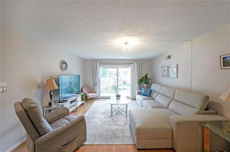 6851 Roswell Road - Photo 10