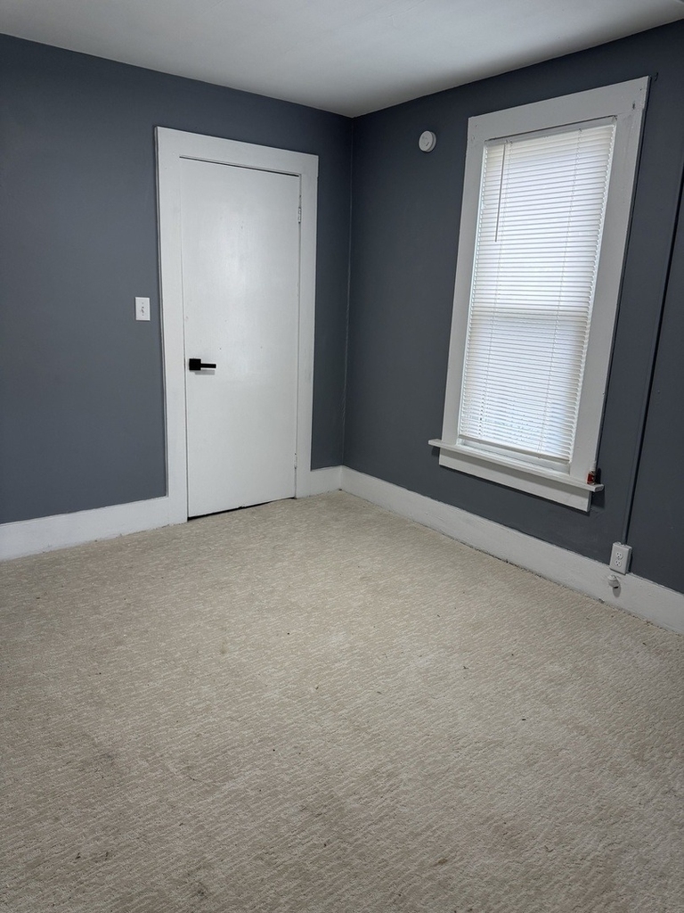 1716 W 7th Street - Photo 7