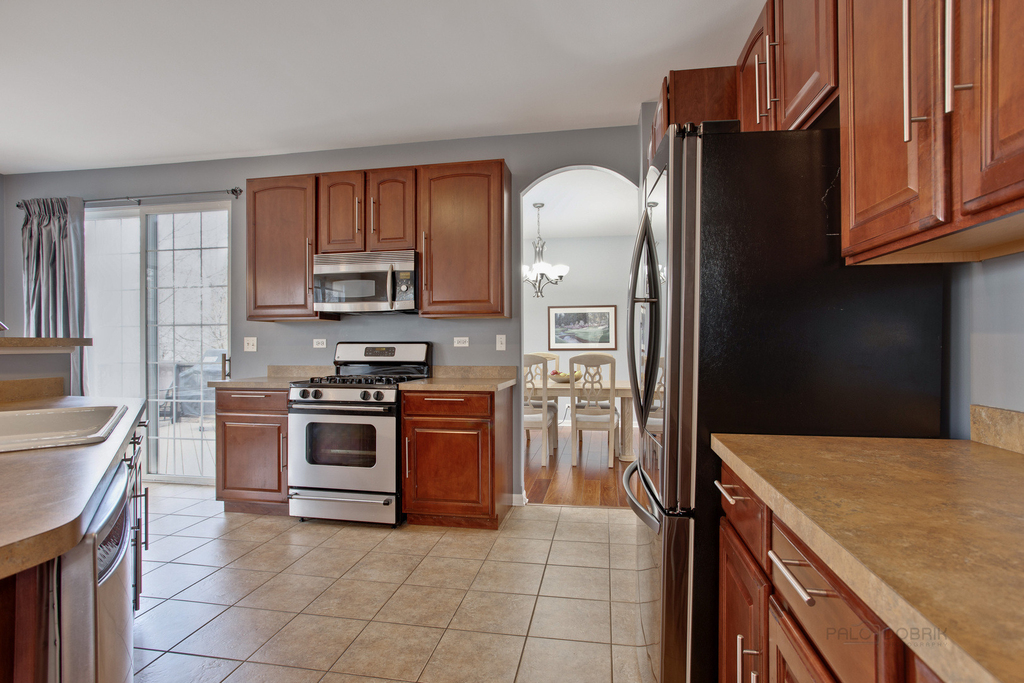 620 Geneva Court - Photo 9