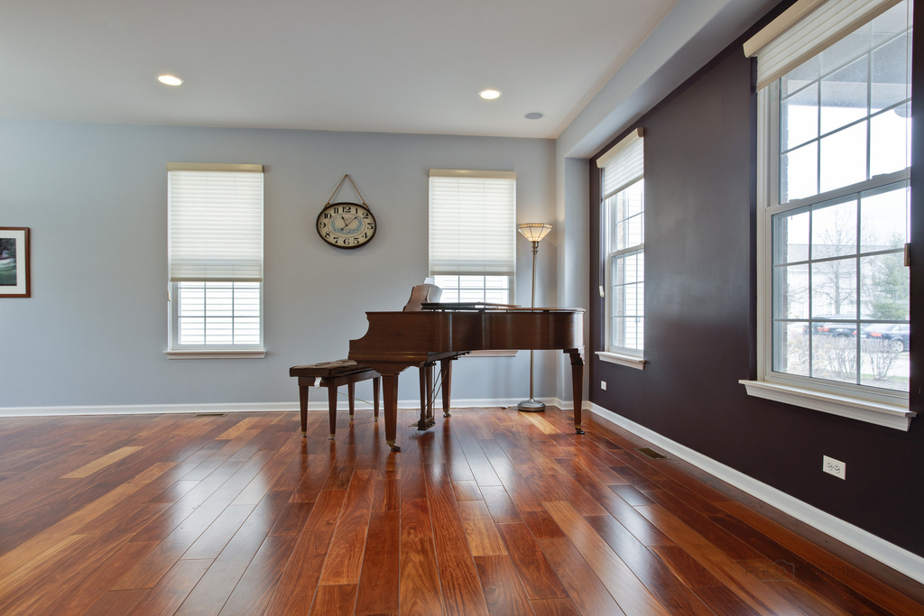 620 Geneva Court - Photo 3
