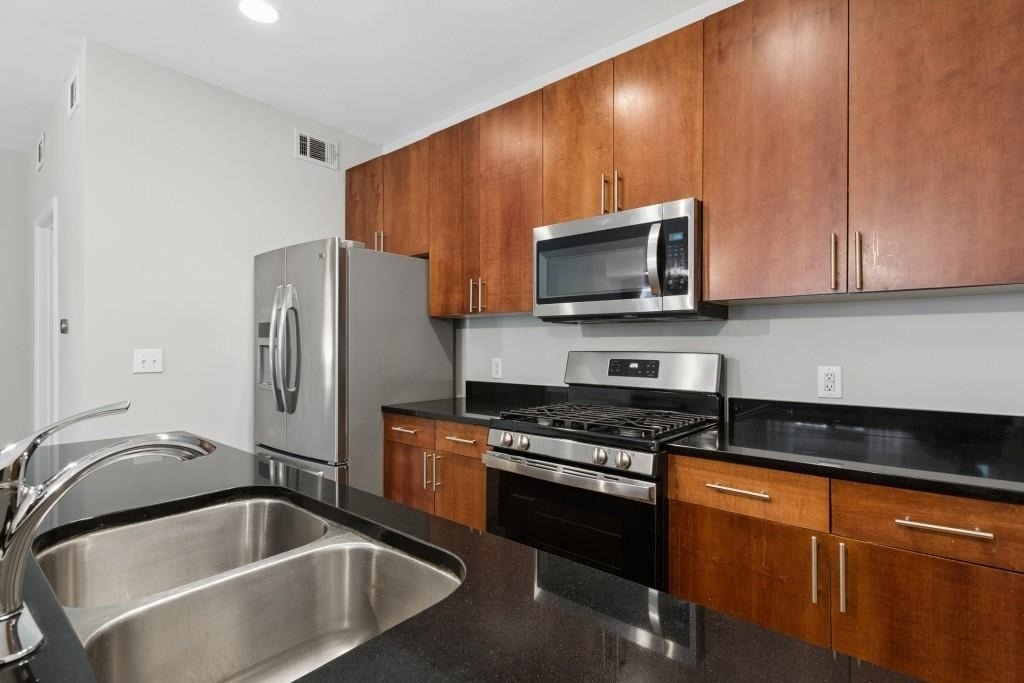 238 Walker Street - Photo 7