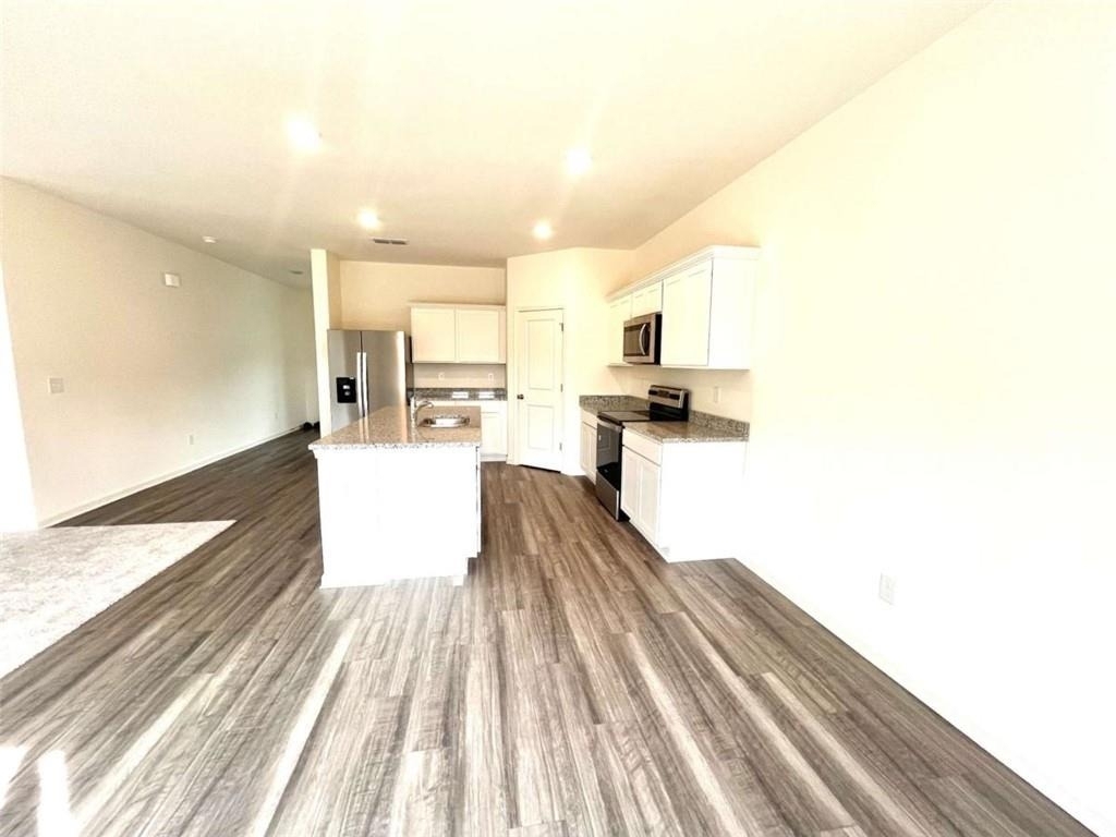303 Hyde Park - Photo 4