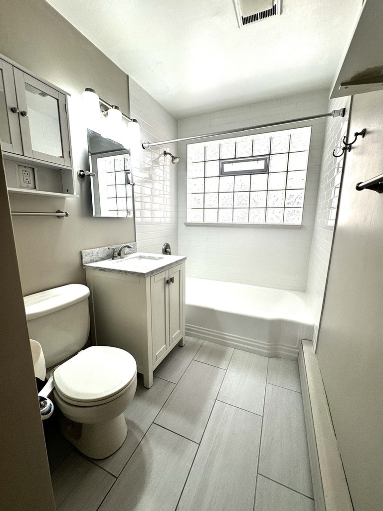 5870 N Elston Avenue - Photo 11