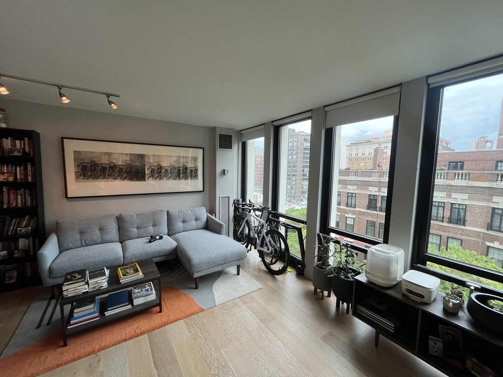 1 E Scott Street - Photo 3