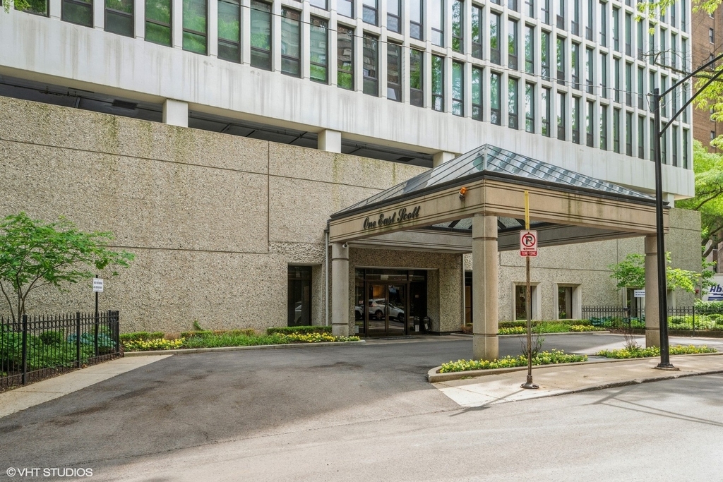 1 E Scott Street - Photo 0