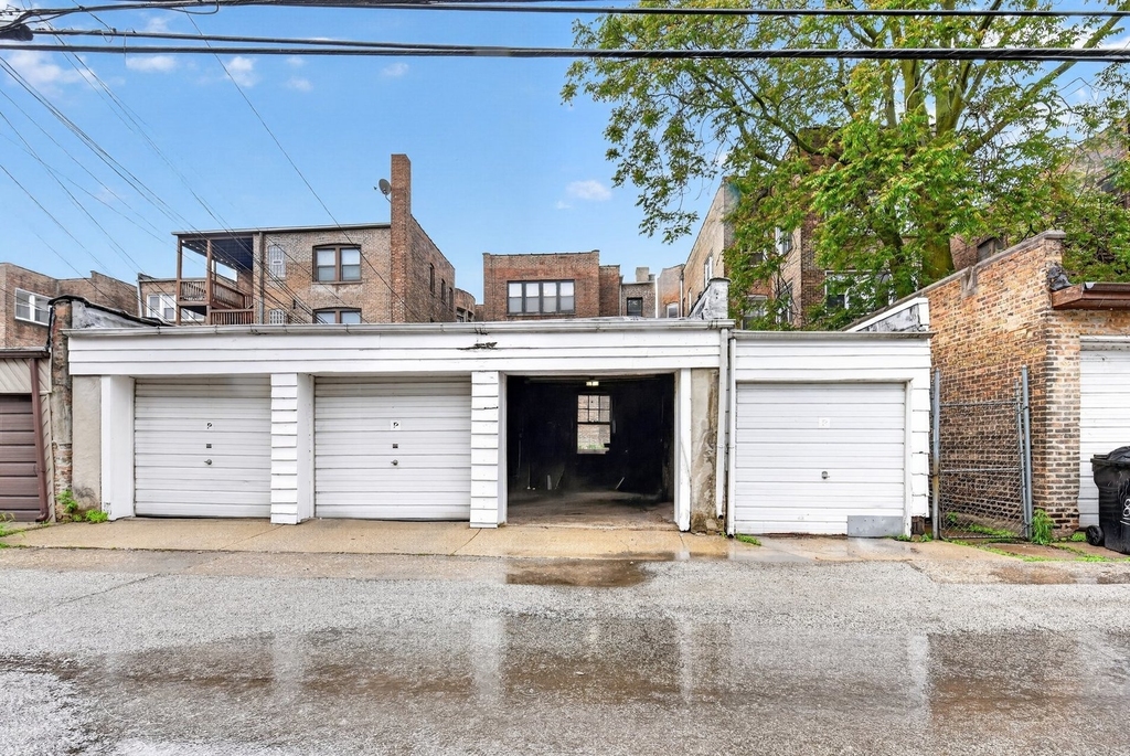 6815 S Crandon Avenue - Photo 29