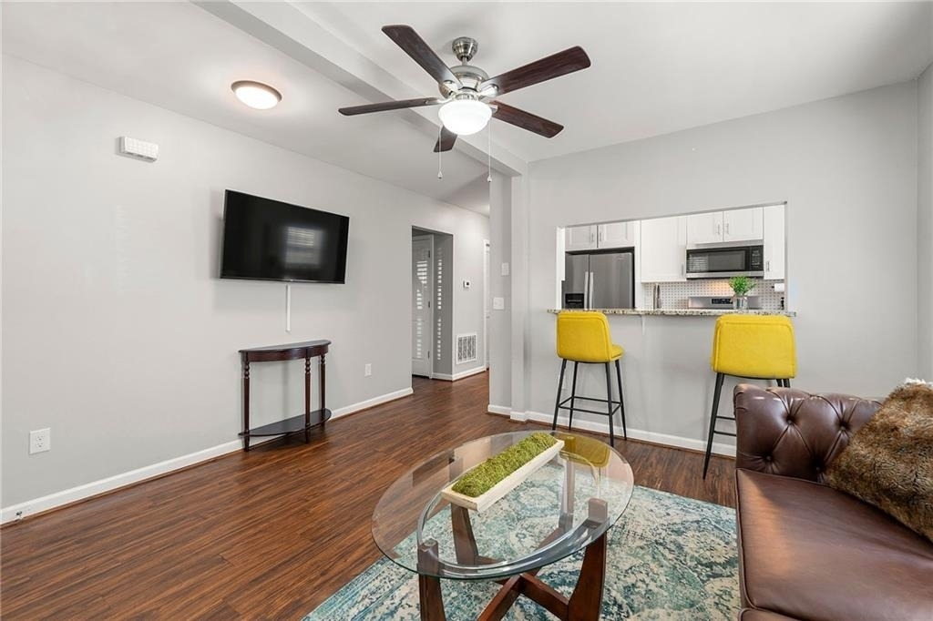 954 Fern Avenue Se - Photo 2