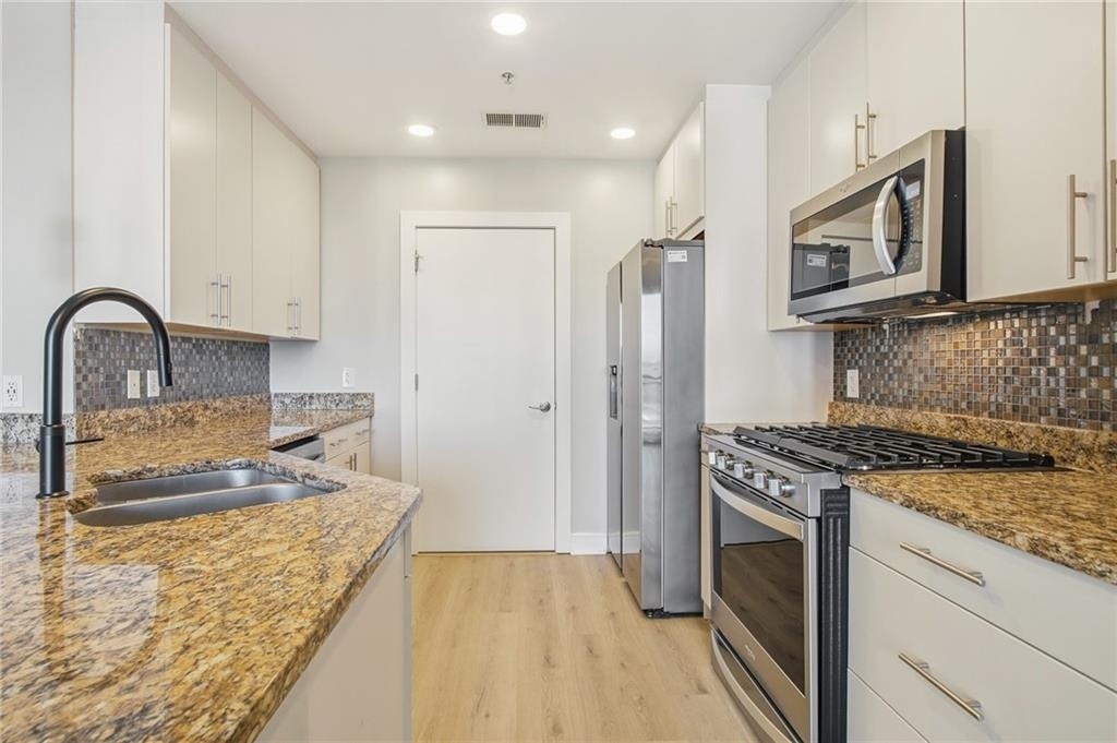 222 12th Street Ne - Photo 20