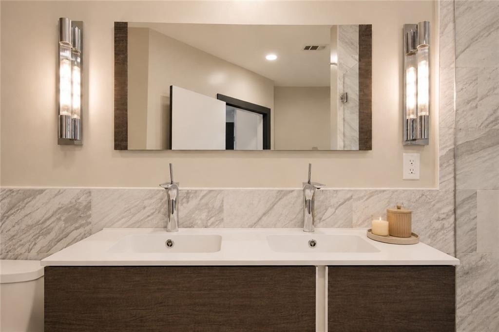 222 12th Street Ne - Photo 11
