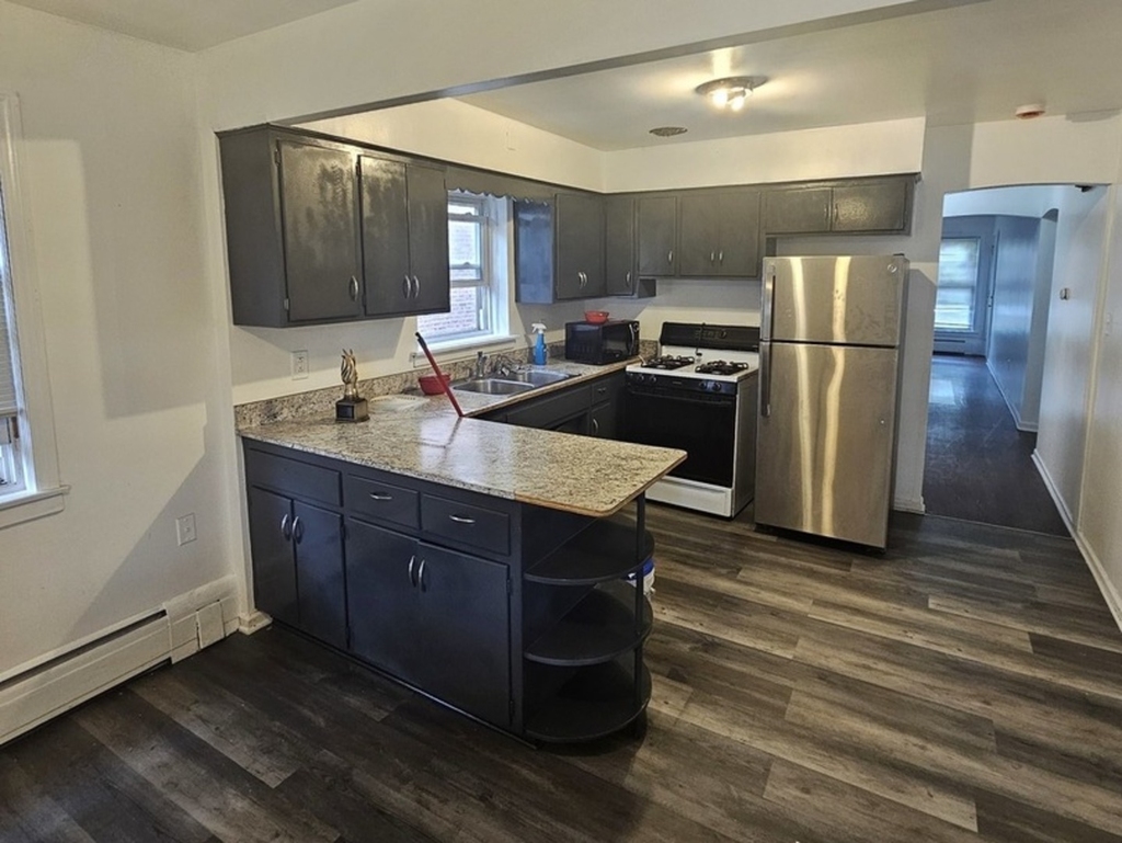 4933 Louise Street - Photo 1
