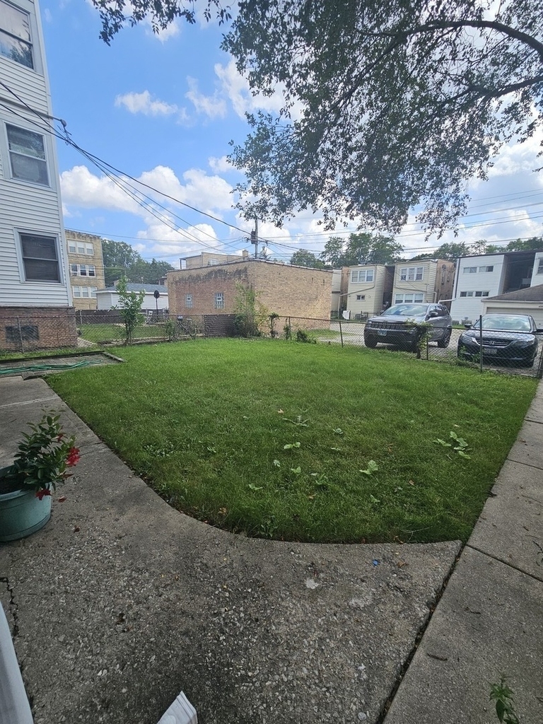 4933 Louise Street - Photo 15