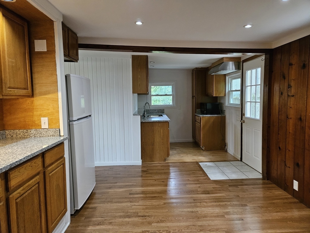 16 Riverview Street - Photo 3
