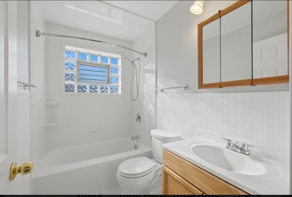 2232 N Harlem Avenue - Photo 3