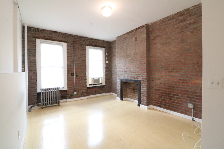 441 West 49th Street - Photo 1