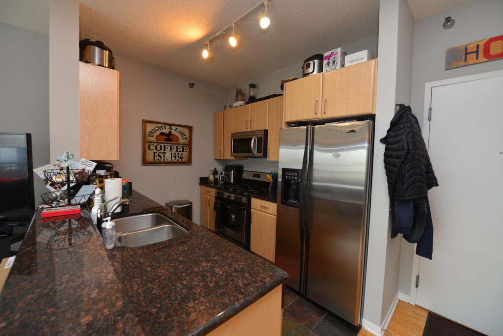 1546 N Orleans Street - Photo 7