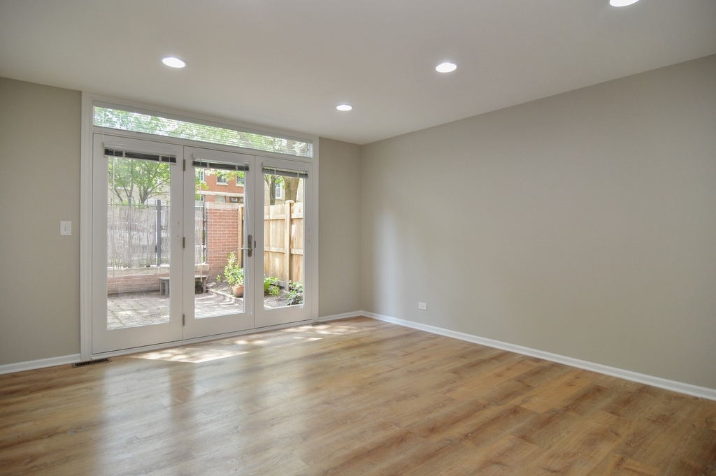 2365 N Wayne Avenue - Photo 20
