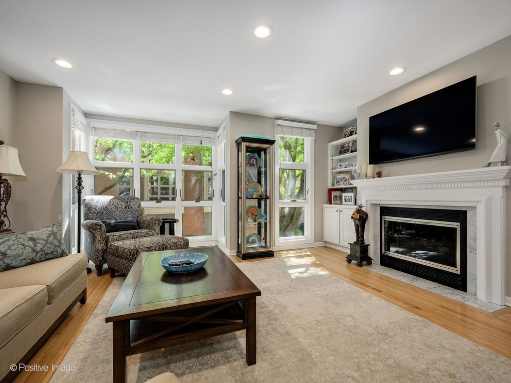 2365 N Wayne Avenue - Photo 3