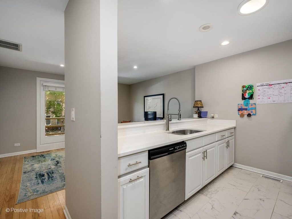 2365 N Wayne Avenue - Photo 6