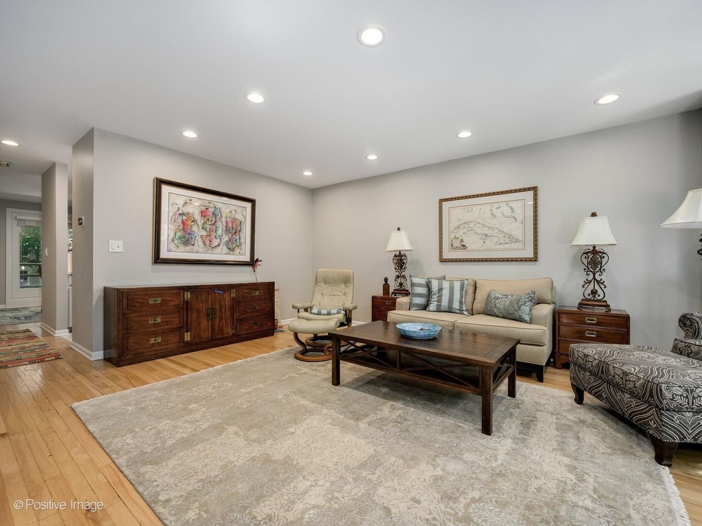 2365 N Wayne Avenue - Photo 4