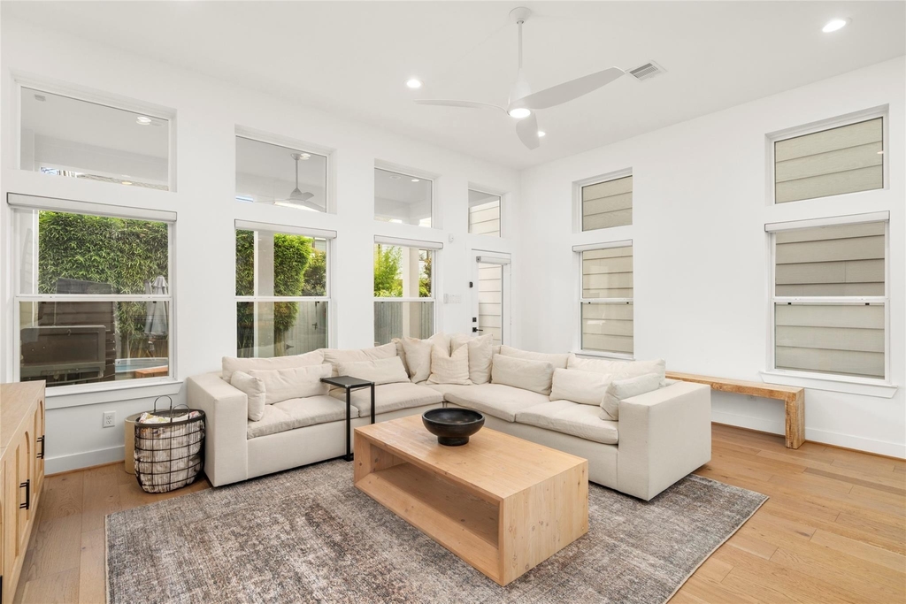 804 Aurora Street - Photo 8