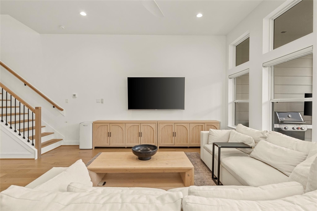 804 Aurora Street - Photo 9
