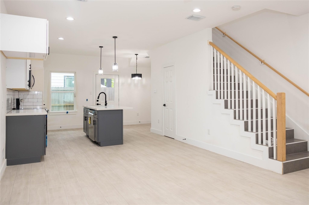 8208 Knox Street - Photo 4