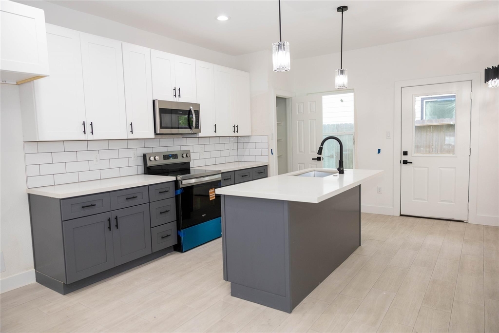 8208 Knox Street - Photo 2