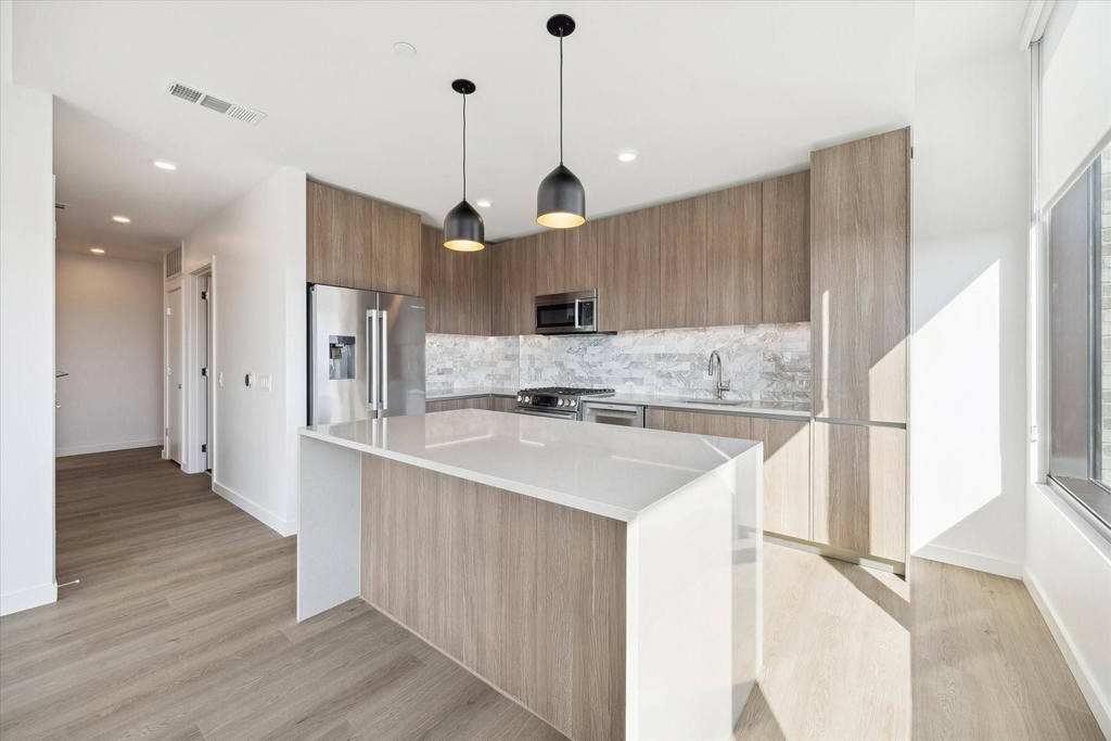 1 Riva Row - Photo 2