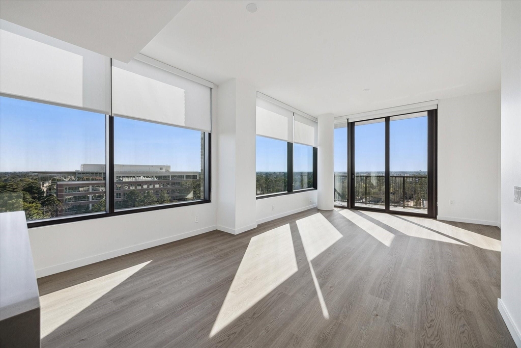 1 Riva Row - Photo 0